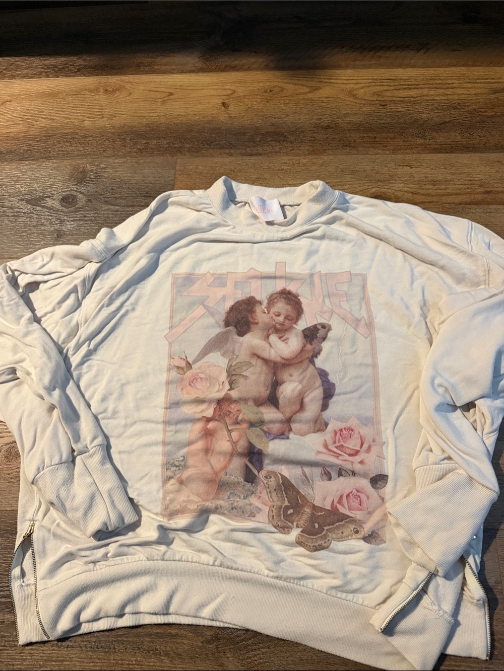 Selkie Cream Angel Graphic Sweatshirt women’s small